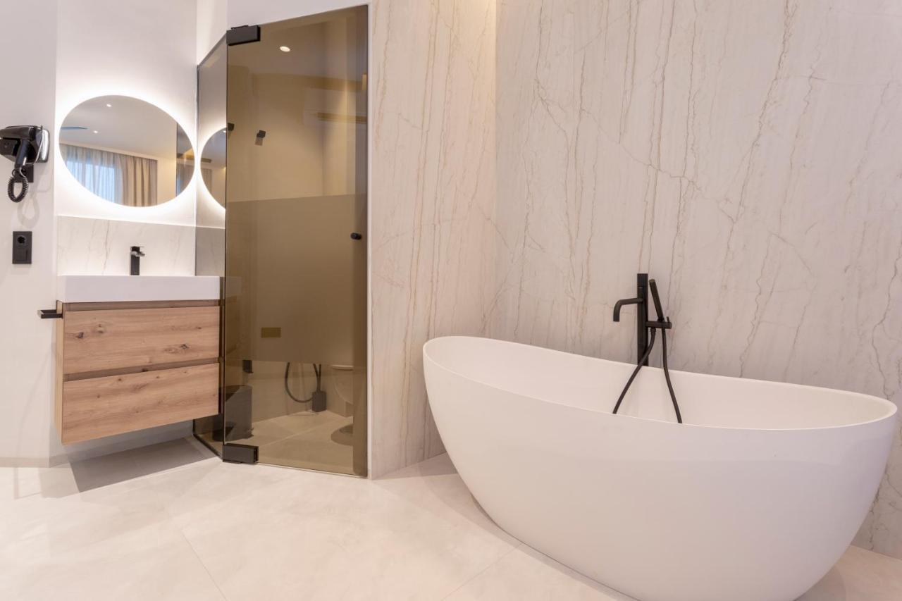 Magnificent Renovated 2Bd 2Bth Duplex With Backyard - City Centre Μάλαγα Εξωτερικό φωτογραφία