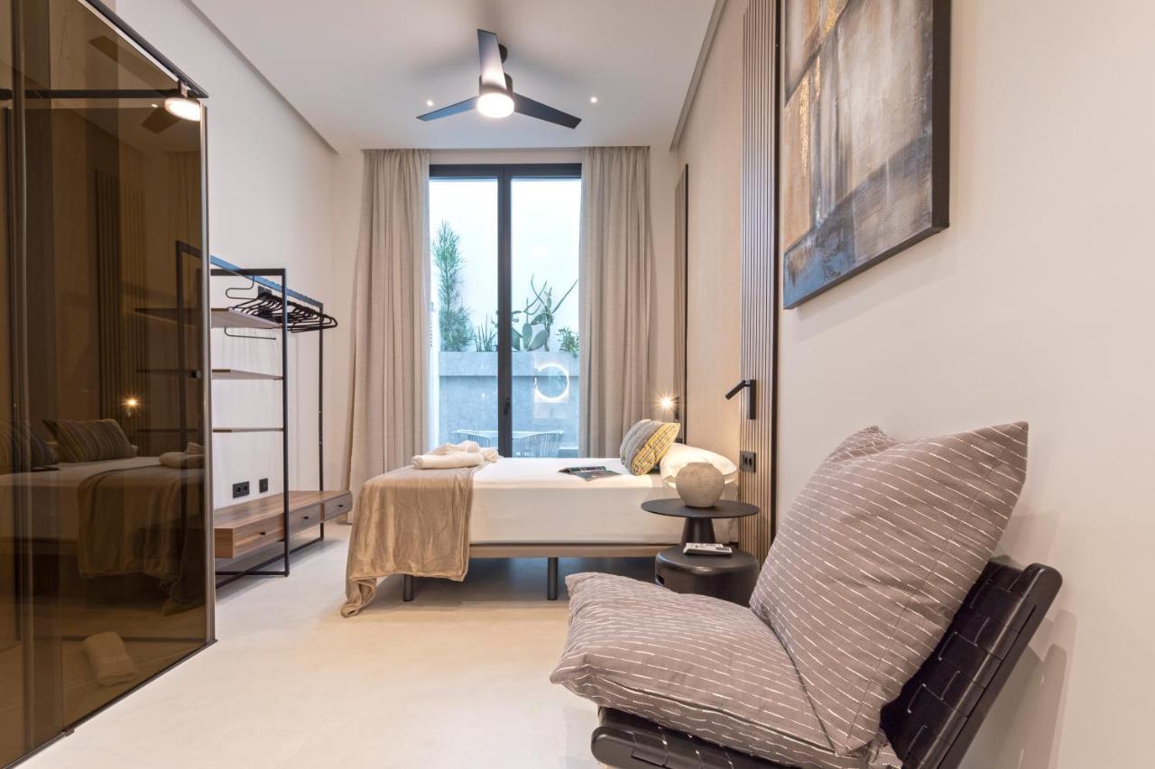 Magnificent Renovated 2Bd 2Bth Duplex With Backyard - City Centre Μάλαγα Εξωτερικό φωτογραφία