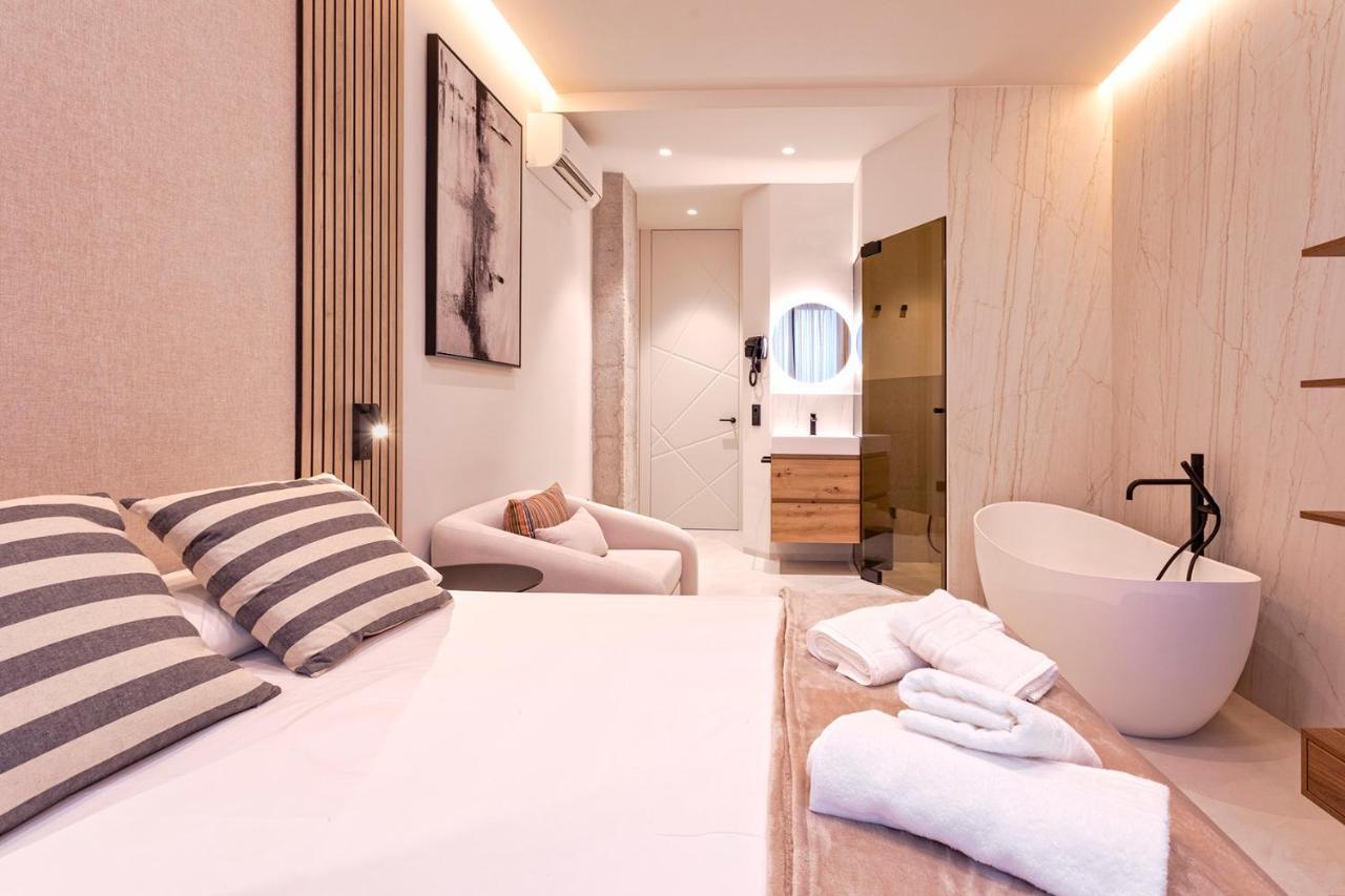 Magnificent Renovated 2Bd 2Bth Duplex With Backyard - City Centre Μάλαγα Εξωτερικό φωτογραφία